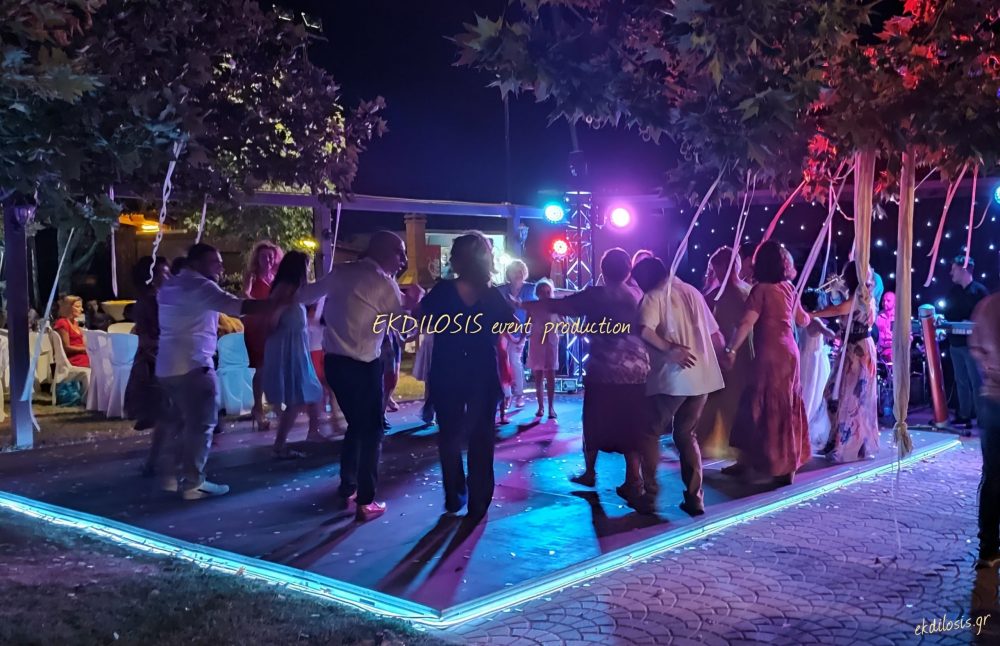 πίστα χορού με φωτισμό & πυροτεχνήματα στην εκδήλωση του γάμου σας από την EKDILOSIS event production